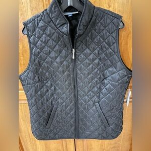 NWT women’s black Karen Scott vest size L